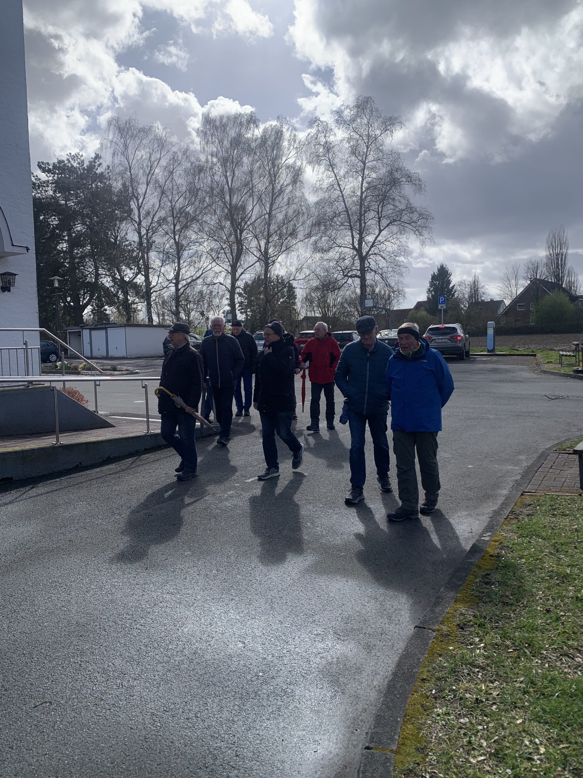 Unterwegs trotz Aprilwetter – Donnerstagswanderer sind nicht zu bremsen